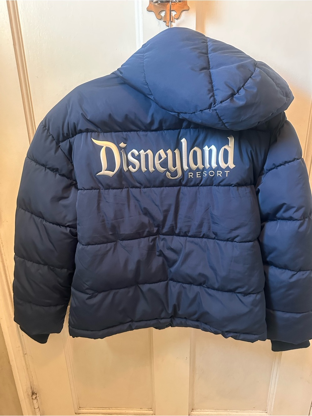 Disney Navy Blue Unisex Puffer Jacket with Hood - Disneyland Resort Logo. NWT